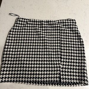 Classic Black and White Houndstooth Skirt